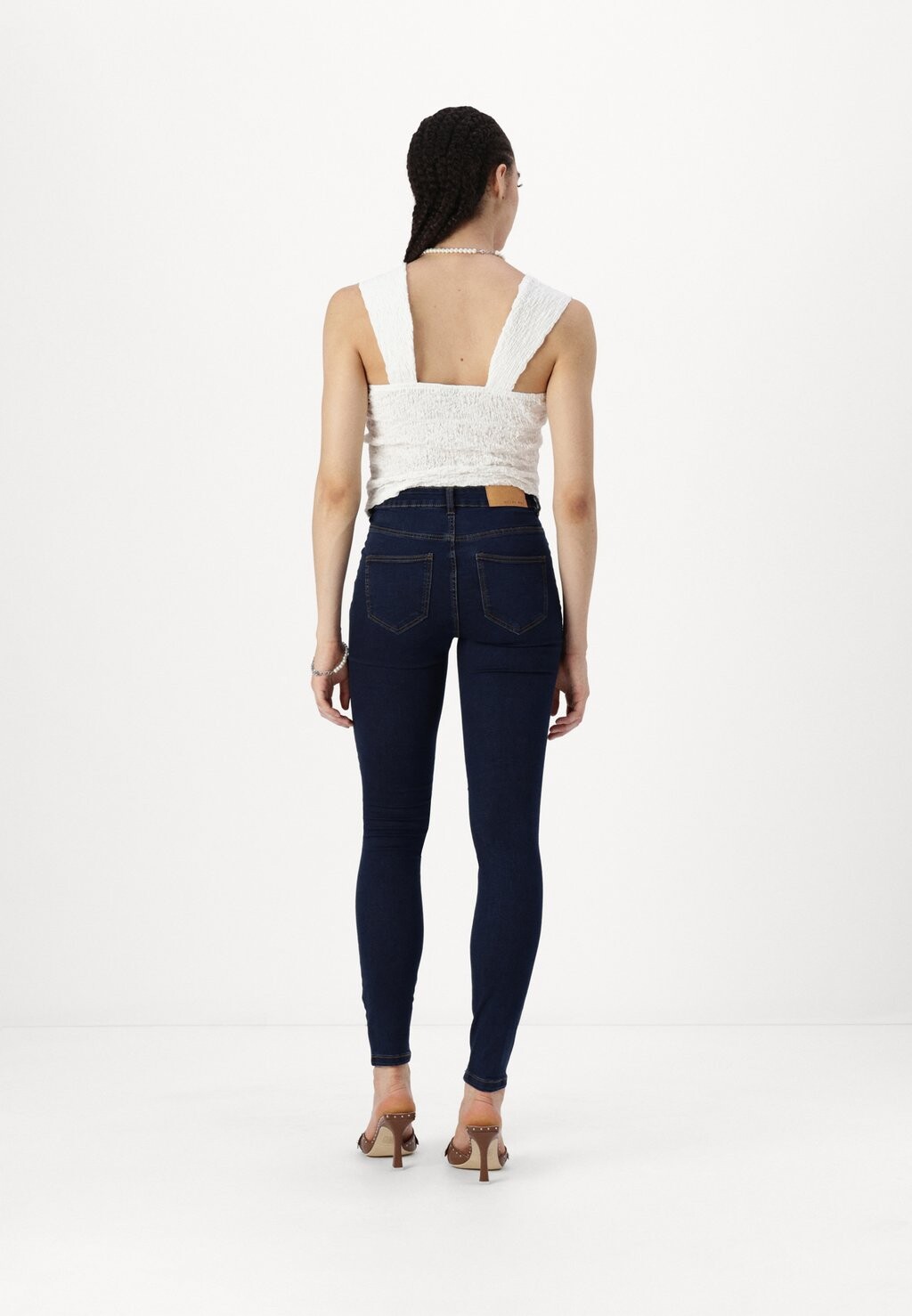 Джинсы скинни NMCALLIE Noisy May, темно-синие джинсы
Джинсы скинни NMCALLIE Noisy May, темно-синие джинсы