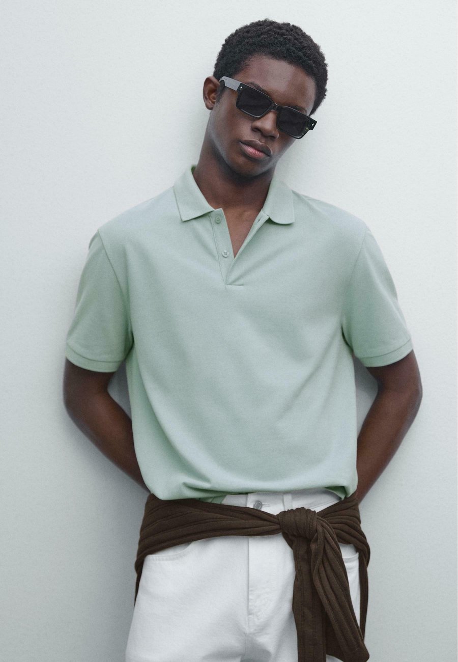 Поло Massimo Dutti MICRO TEXTURED PIQUÉ POLO NECK, Neon Blue
Поло Massimo Dutti MICRO TEXTURED PIQUÉ POLO NECK, Neon Blue