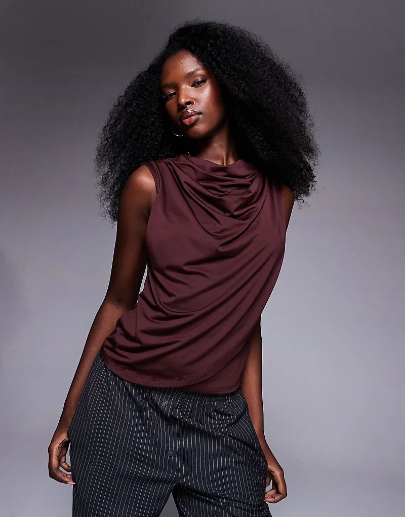 Облегающая майка ASOS DESIGN с воротником-хомутиком и драпировкой спереди, ягодного цвета
Облегающая майка ASOS DESIGN с воротником-хомутиком и драпировкой спереди, ягодного цвета