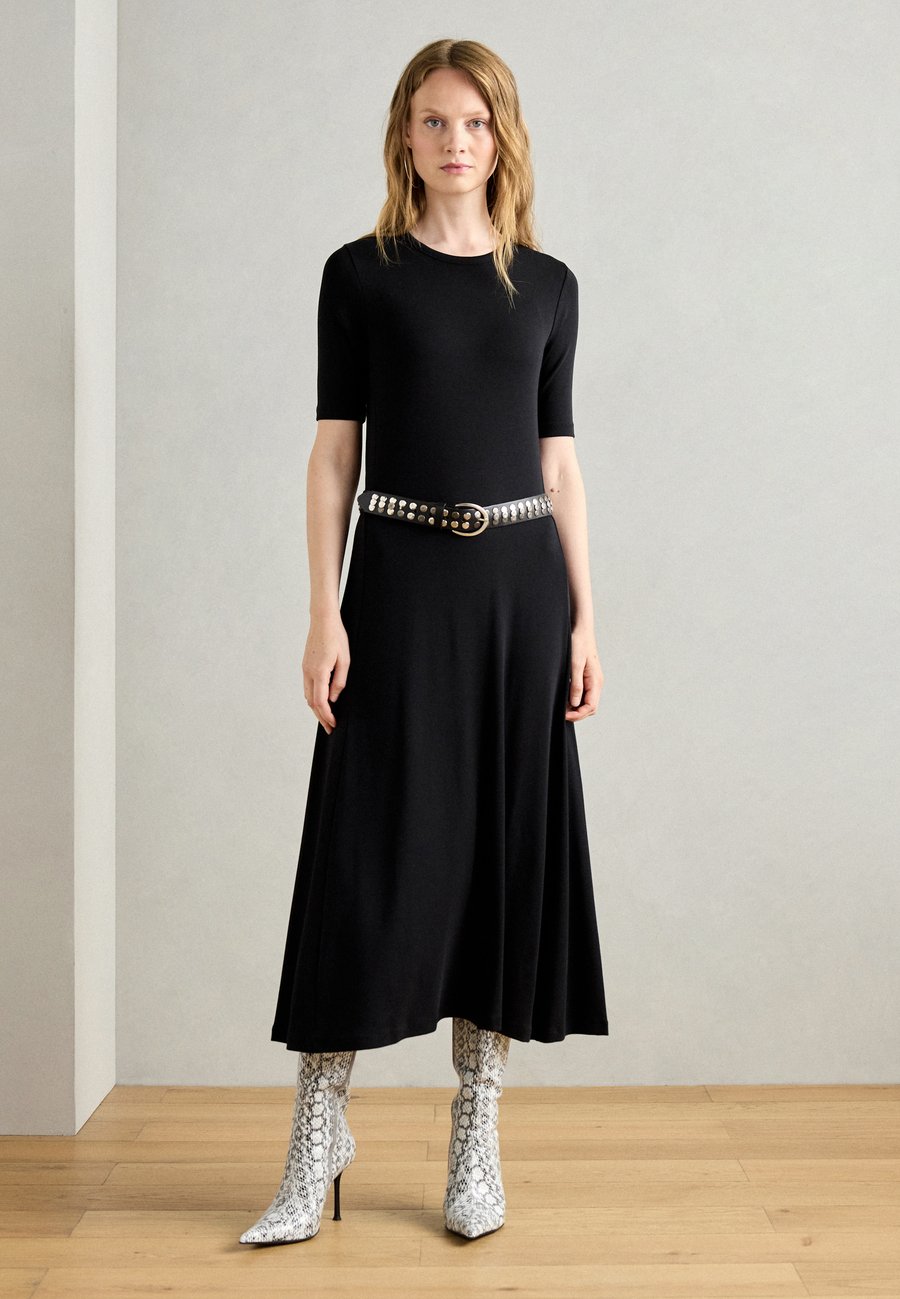 Платье Marc O'Polo DRESS SHORT SLEEVE, Black
Платье Marc O'Polo DRESS SHORT SLEEVE, Black