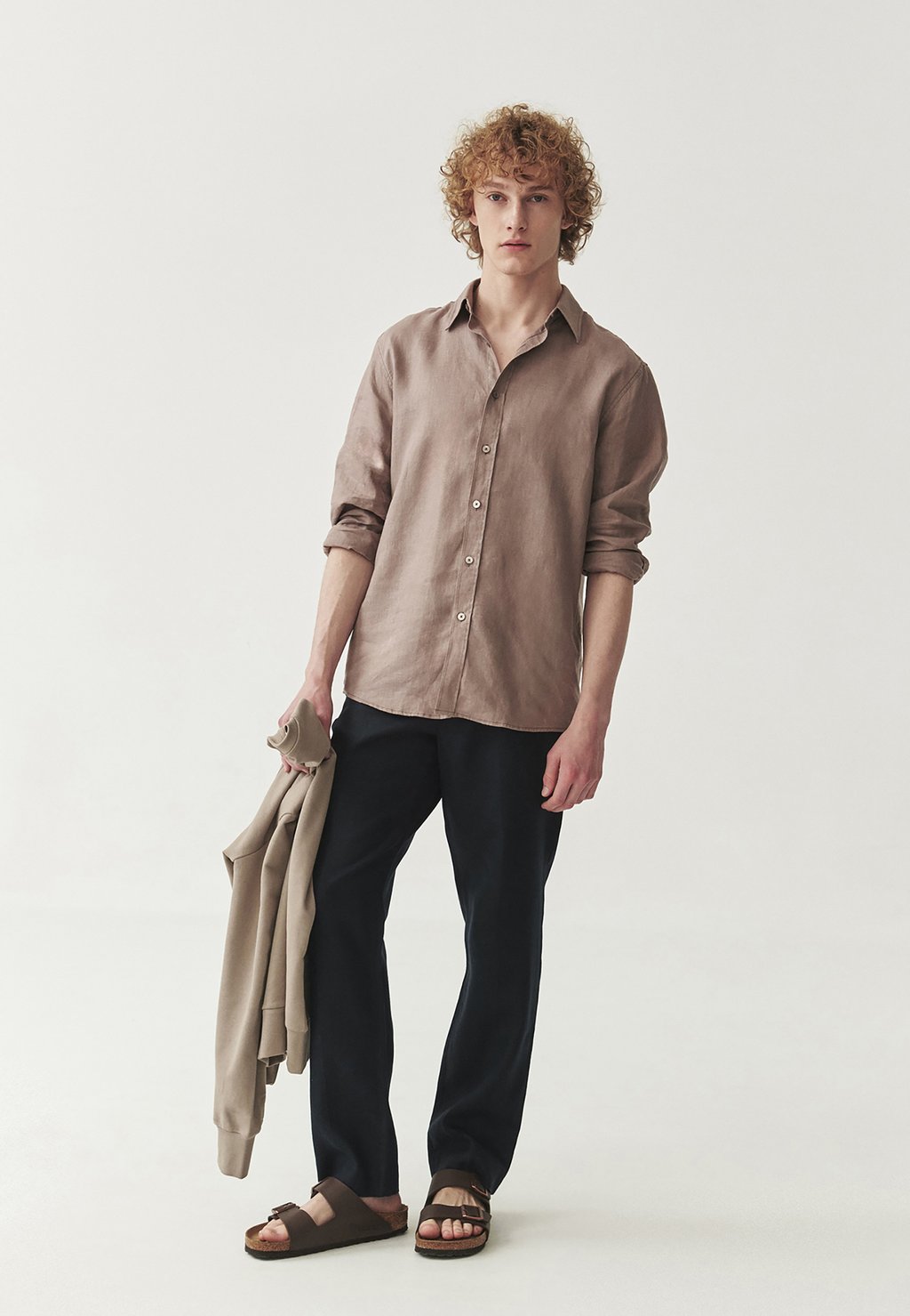 Чиносы JOHN TATUUM, темно-синий
Чиносы JOHN TATUUM, темно-синий