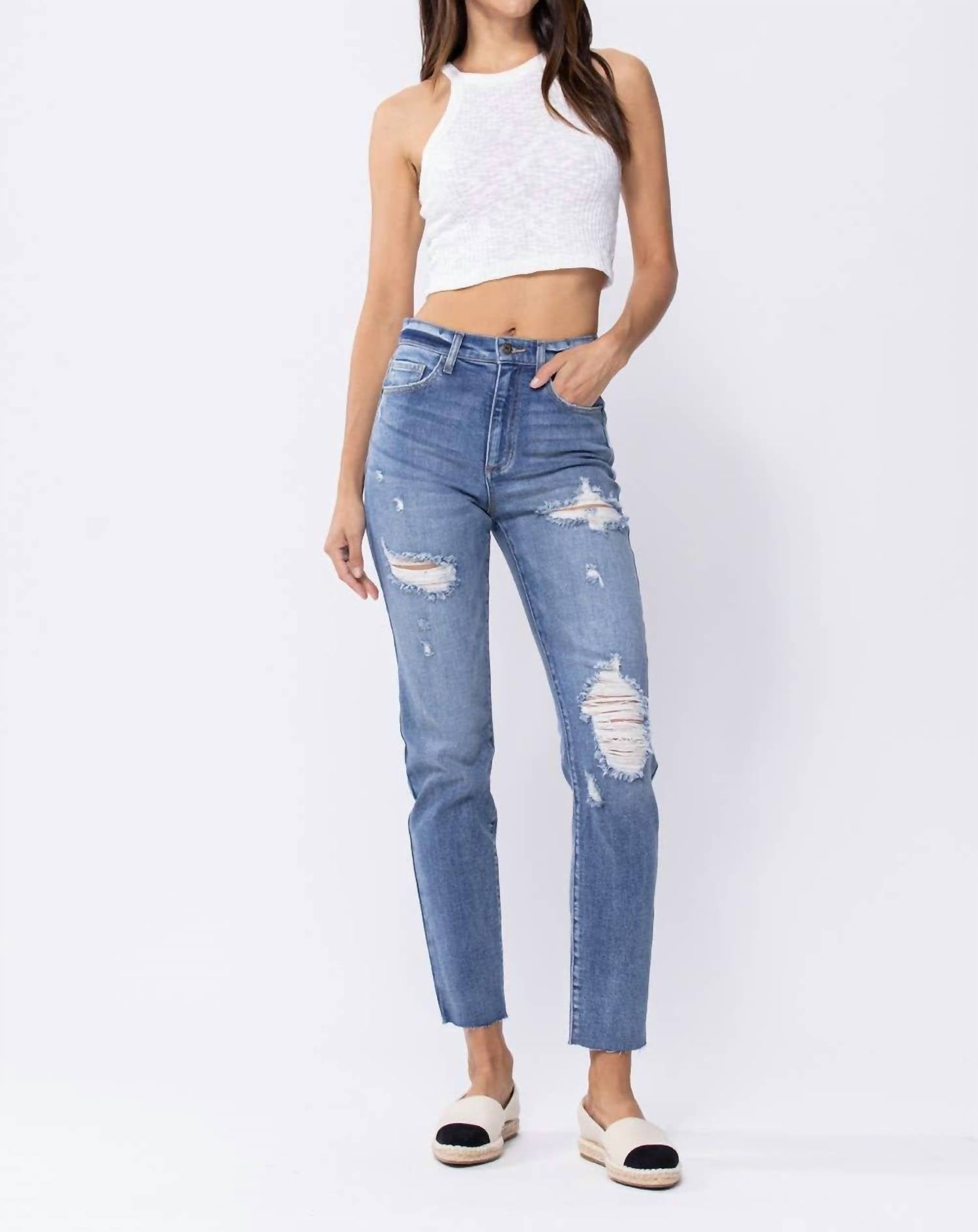 Высокие потертые скинни джинсы 90-х с рваным краем в синем цвете Sneak peek
Высокие потертые скинни джинсы 90-х с рваным краем в синем цвете Sneak peek