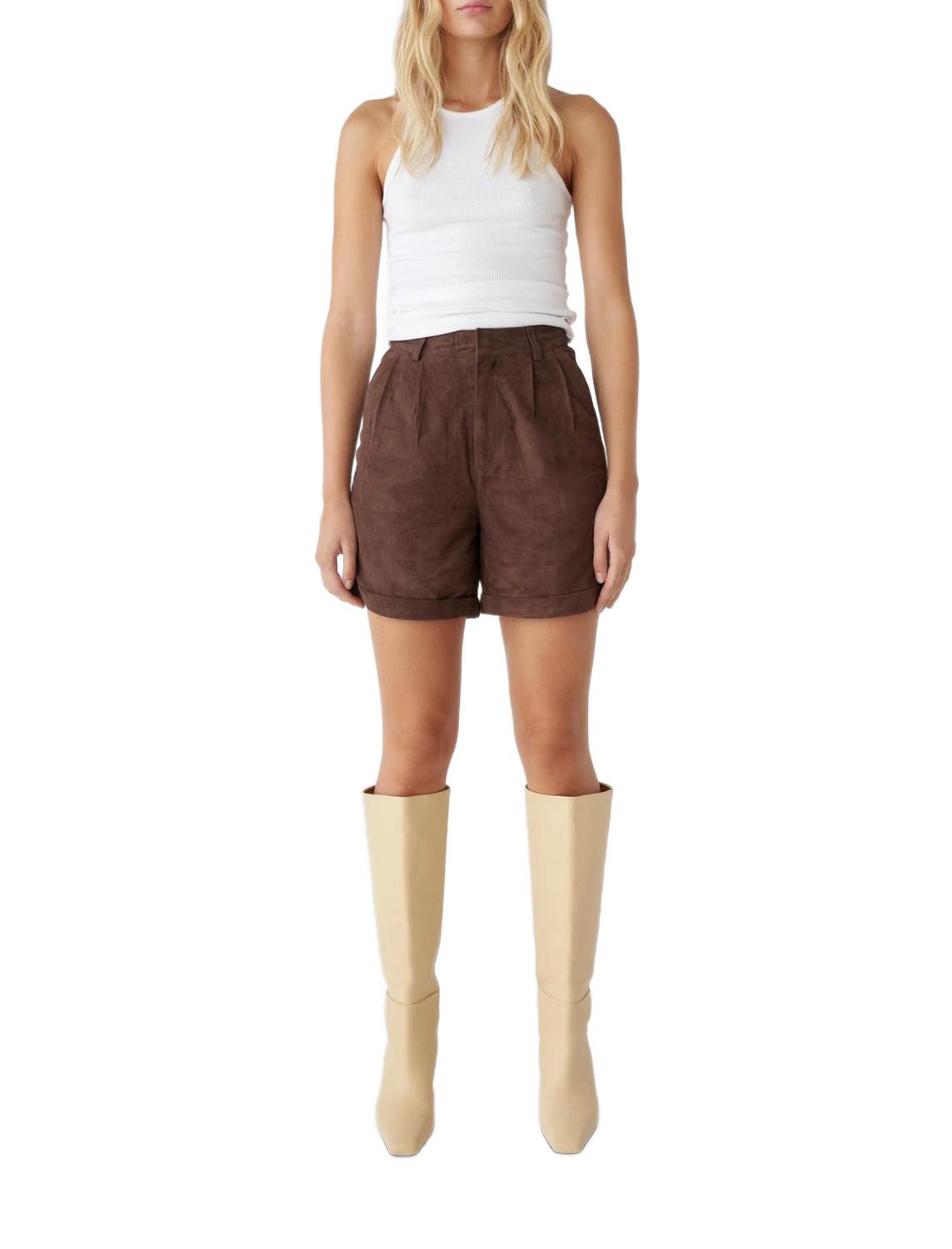 Шорты Suzy из замши коричневые DEADWOOD
Шорты Suzy из замши коричневые DEADWOOD