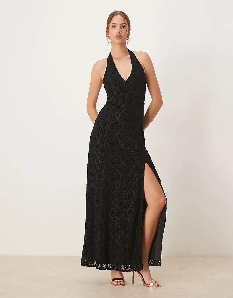 Платье макси Maya с вырезом халтер черного цвета
Платье макси Maya с вырезом халтер черного цвета
