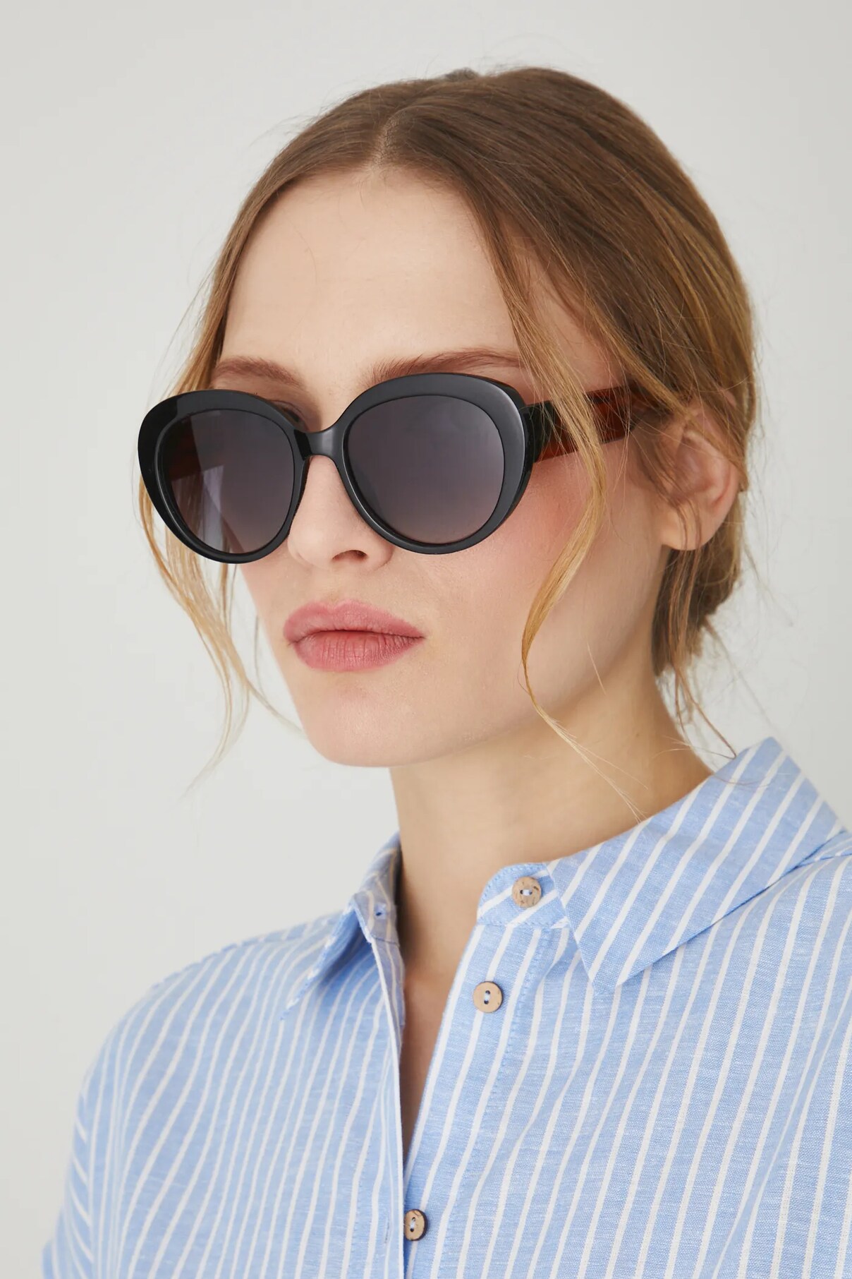 Солнцезащитные очки Medicine, черный
Солнцезащитные очки Medicine, черный