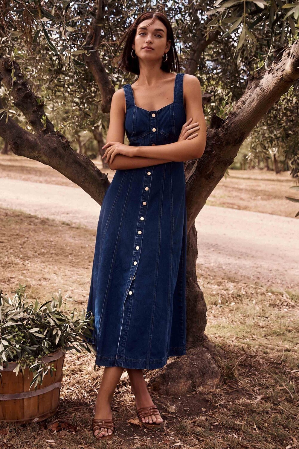 Платье миди из 100% хлопка аида Forever New, синий
Платье миди из 100% хлопка аида Forever New, синий