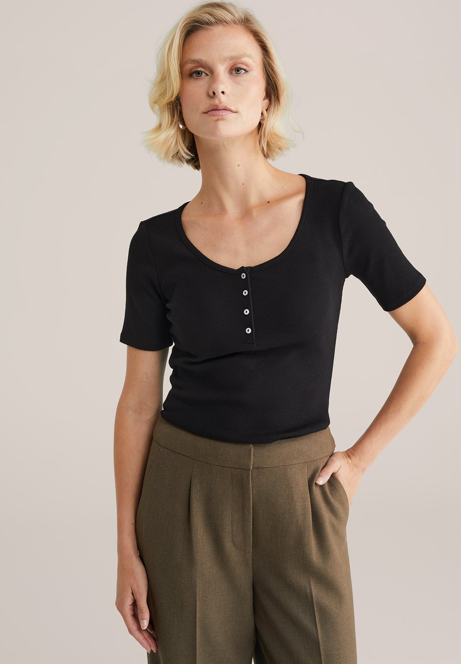 Футболка WE Fashion Basic T-shirt, Black, Черный, Футболка WE Fashion Basic T-shirt, Black
Футболка WE Fashion Basic T-shirt, Black, Черный, Футболка WE Fashion Basic T-shirt, Black