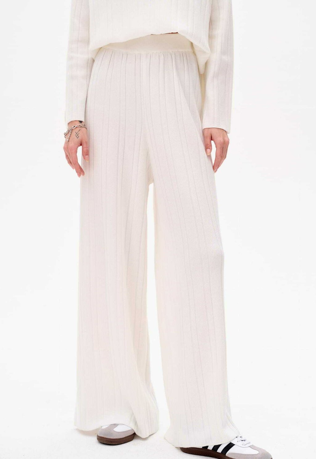 Брюки blue shadow, белый
Брюки blue shadow, белый