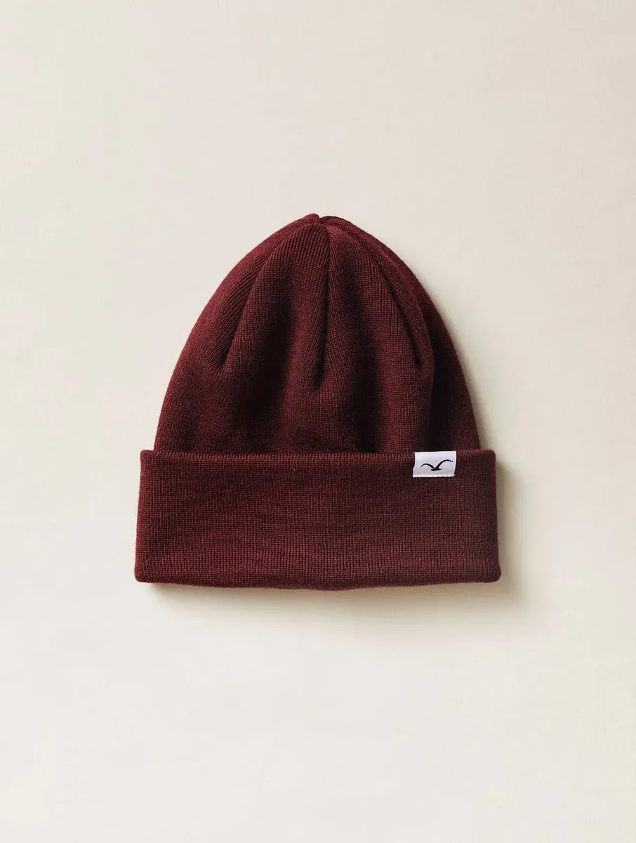 Вязаная шапка Cleptomanicx в классическом дизайне, бордовый
Вязаная шапка Cleptomanicx в классическом дизайне, бордовый