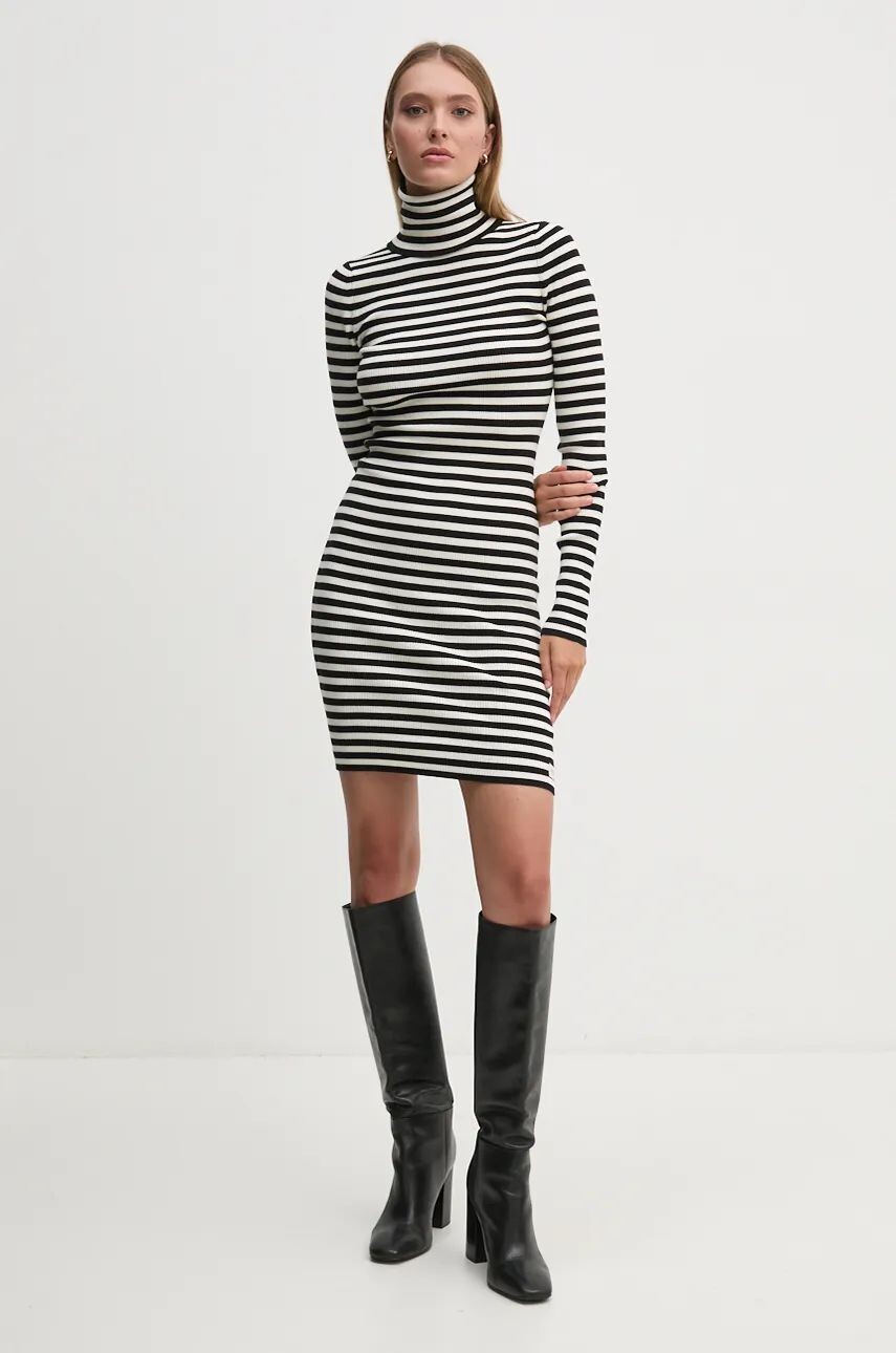 Платье Calvin Klein Jeans, белый
Платье Calvin Klein Jeans, белый