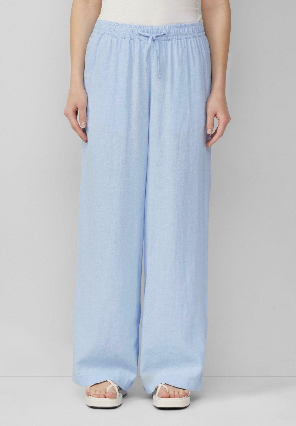 Брюки MIT GUMMIZUG UND WEITEM BEIN QS, светло-голубой
Брюки MIT GUMMIZUG UND WEITEM BEIN QS, светло-голубой