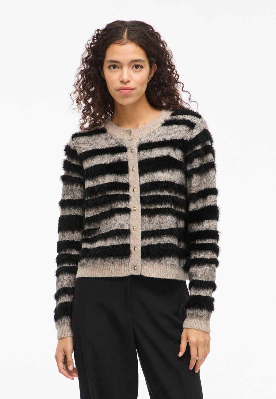 Кардиган VILA VIALDA , Natural Melange/Black/Black
Кардиган VILA VIALDA , Natural Melange/Black/Black