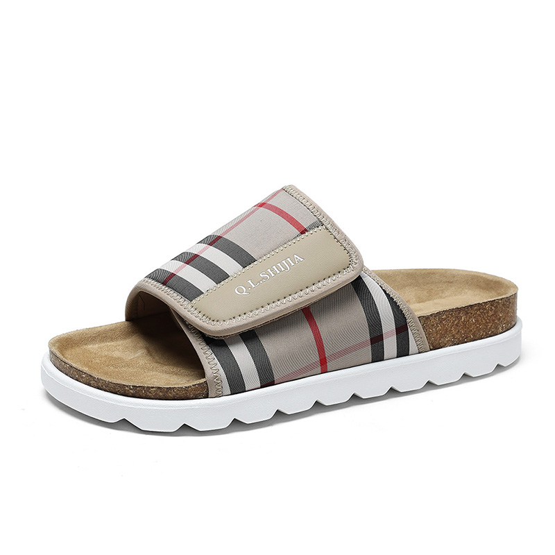 Wolves • Family QUNLANGSHIJIA Тапочки-слайды мужские бежевые
Wolves • Family QUNLANGSHIJIA Тапочки-слайды мужские бежевые