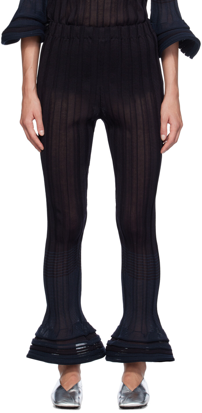 Черные и темно-синие брюки Асагао ISSEY MIYAKE
Черные и темно-синие брюки Асагао ISSEY MIYAKE