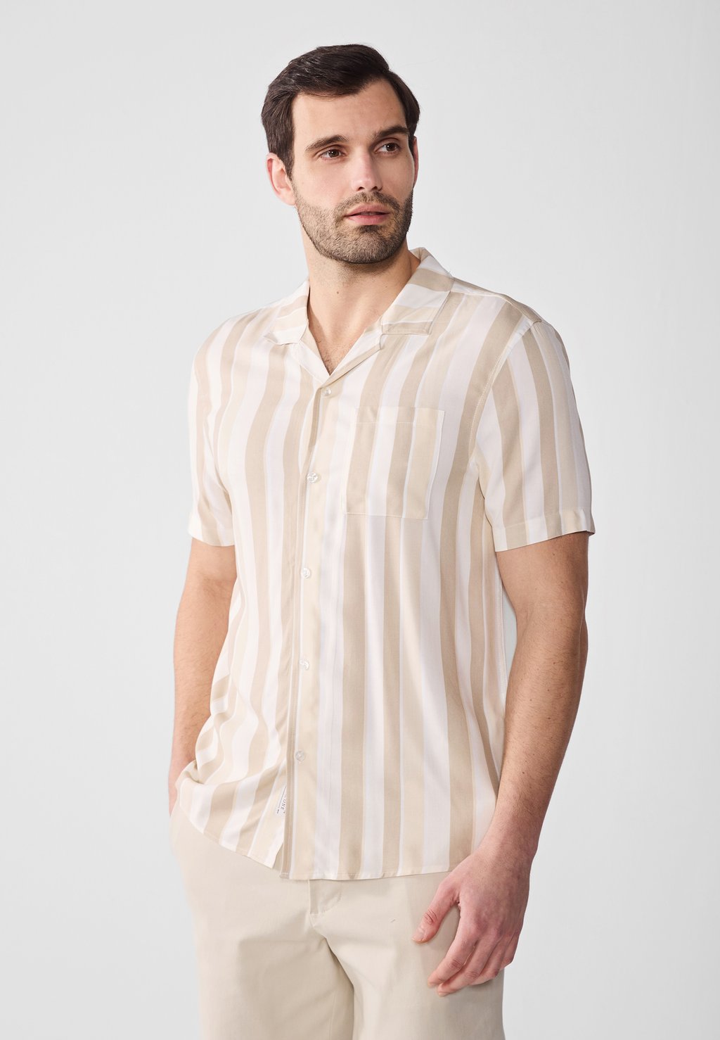 Рубашка Pier One by Zalando, бежевый
Рубашка Pier One by Zalando, бежевый