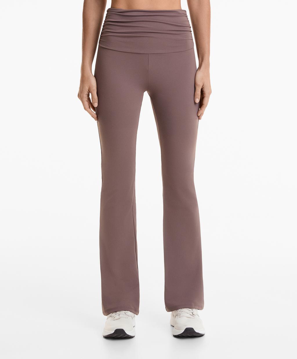 Брюки-клеш Comfortlux с высокой посадкой и присборенной талией Oysho, цвет Mauve-Taupe
Брюки-клеш Comfortlux с высокой посадкой и присборенной талией Oysho, цвет Mauve-Taupe