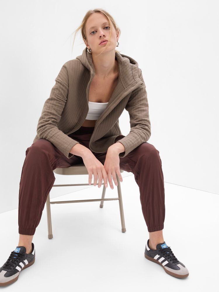 Спортивная куртка Gap, коричневый
Спортивная куртка Gap, коричневый