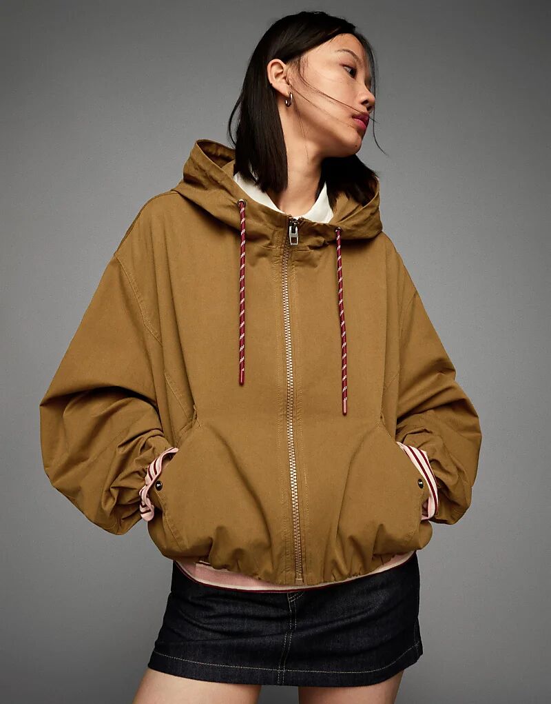 Куртка Bershka с капюшоном цвета верблюжьей шерсти
Куртка Bershka с капюшоном цвета верблюжьей шерсти