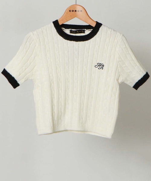 Свитер вязаный крупной вязкой с вышитым логотипом GORGE, цвет слоновая кость
Свитер вязаный крупной вязкой с вышитым логотипом GORGE, цвет слоновая кость