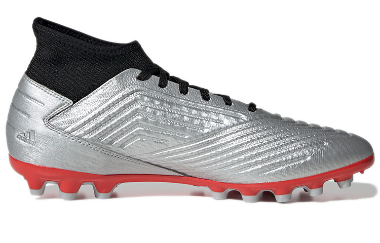 Футбольные бутсы серии PREDATOR мужские низкие серебристо-черные Adidas
Футбольные бутсы серии PREDATOR мужские низкие серебристо-черные Adidas