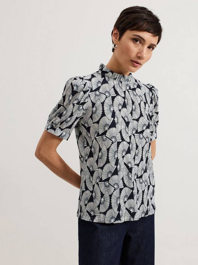 Топ с принтом в виде веера samiha Phase Eight, темно-синий
Топ с принтом в виде веера samiha Phase Eight, темно-синий