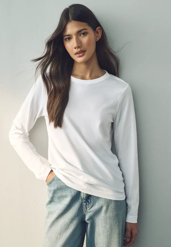 Футболка с круглым вырезом и принтом, укороченного кроя. Next, New White, Белый, Футболка с круглым вырезом и принтом, укороченного кроя. Next, New White
Футболка с круглым вырезом и принтом, укороченного кроя. Next, New White, Белый, Футболка с круглым вырезом и принтом, укороченного кроя. Next, New White