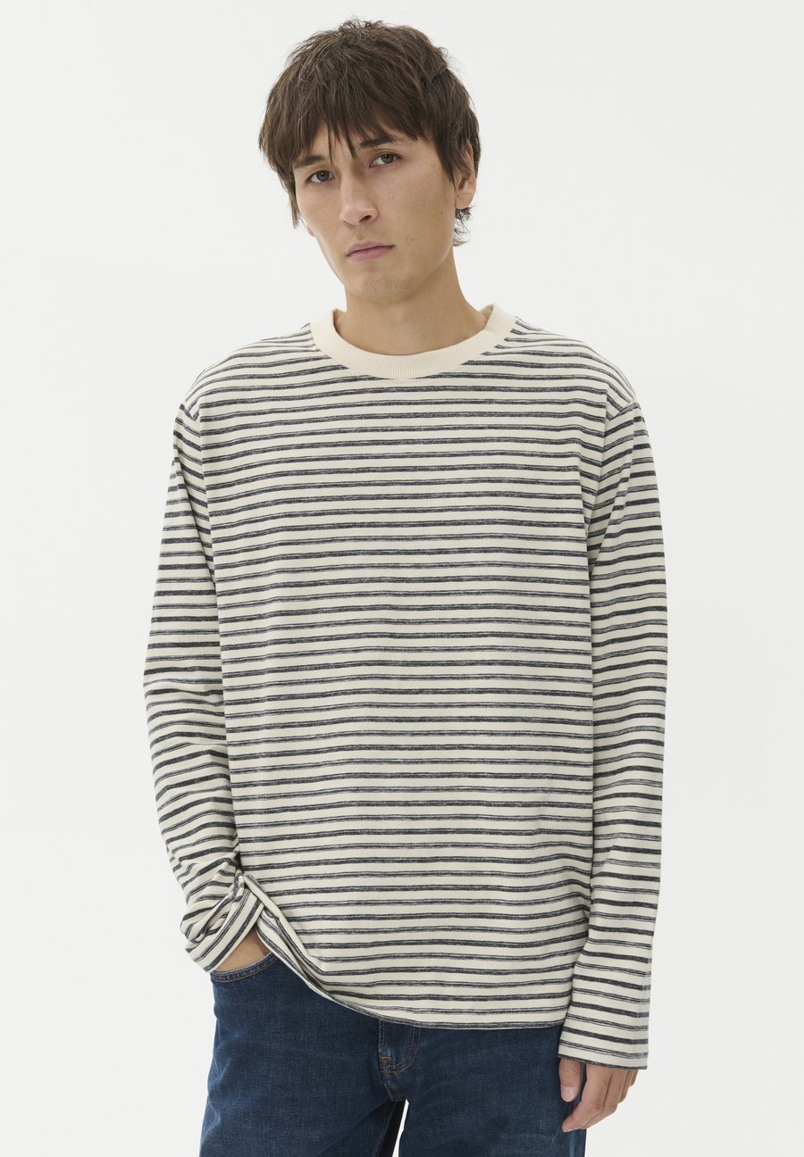 Топ Matinique KAI LS HERITAGE, Off White/Off-White
Топ Matinique KAI LS HERITAGE, Off White/Off-White