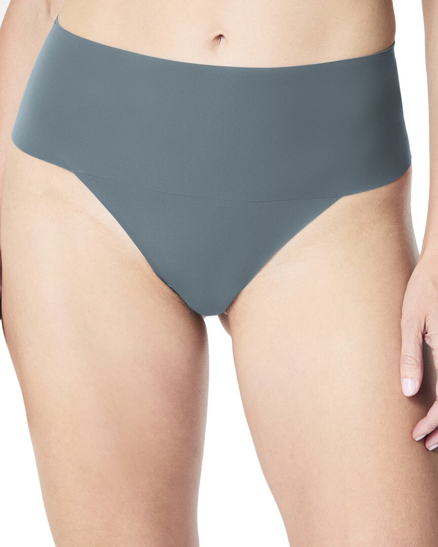 SPANX Незаметные трусики-стринги Undie-Tectable, синий
SPANX Незаметные трусики-стринги Undie-Tectable, синий