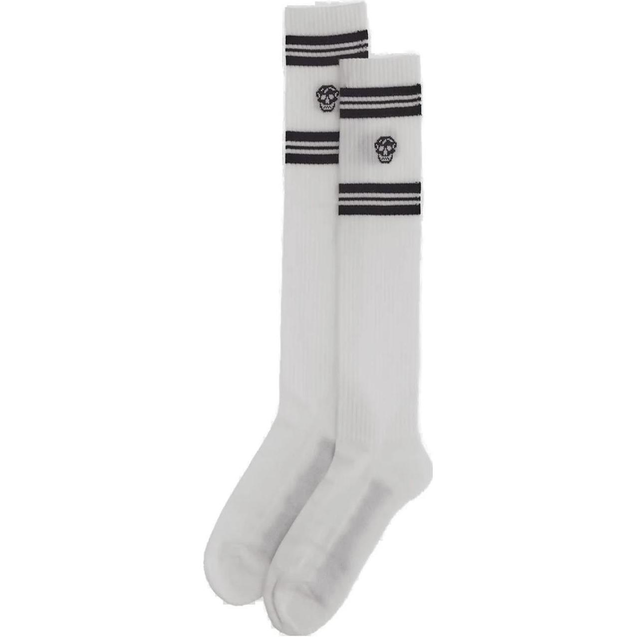 Носки в полоску с вышитым черепом Alexander McQueen, белый
Носки в полоску с вышитым черепом Alexander McQueen, белый