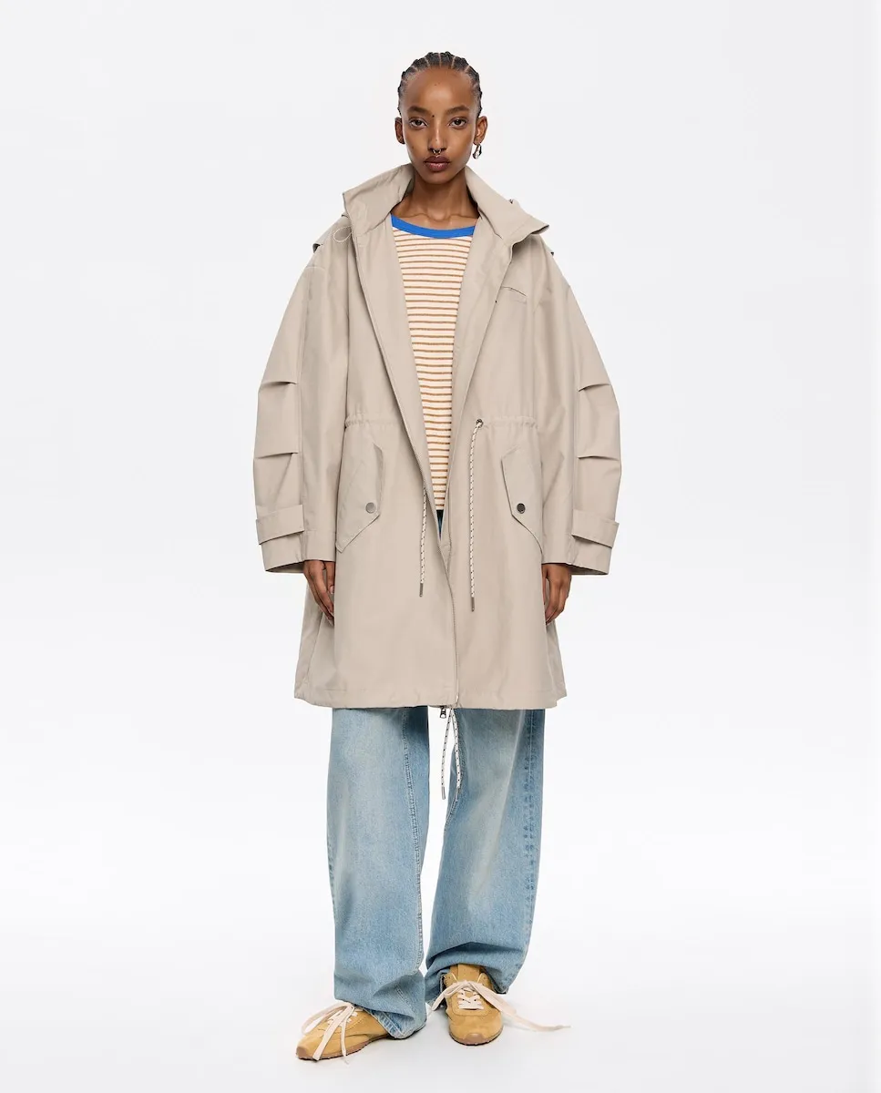 Женский тренчкот А-силуэта с капюшоном Bimba y Lola, серый
Женский тренчкот А-силуэта с капюшоном Bimba y Lola, серый