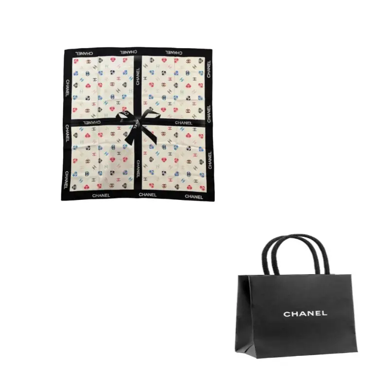 Chanel Шелковый платок женский белый
Chanel Шелковый платок женский белый