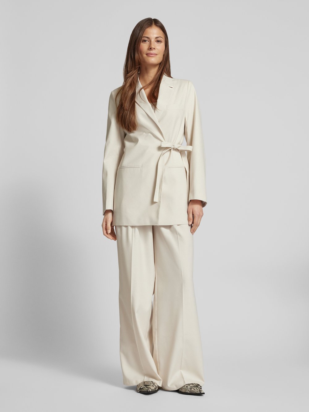 Брюки из ткани с французскими карманами модель 'SLOUCHY' Stefanel, кремовый
Брюки из ткани с французскими карманами модель 'SLOUCHY' Stefanel, кремовый