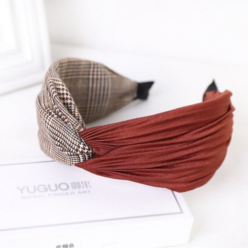 Толстая и удобная повязка на голову из ткани O358WZ1 Ecarla
Толстая и удобная повязка на голову из ткани O358WZ1 Ecarla