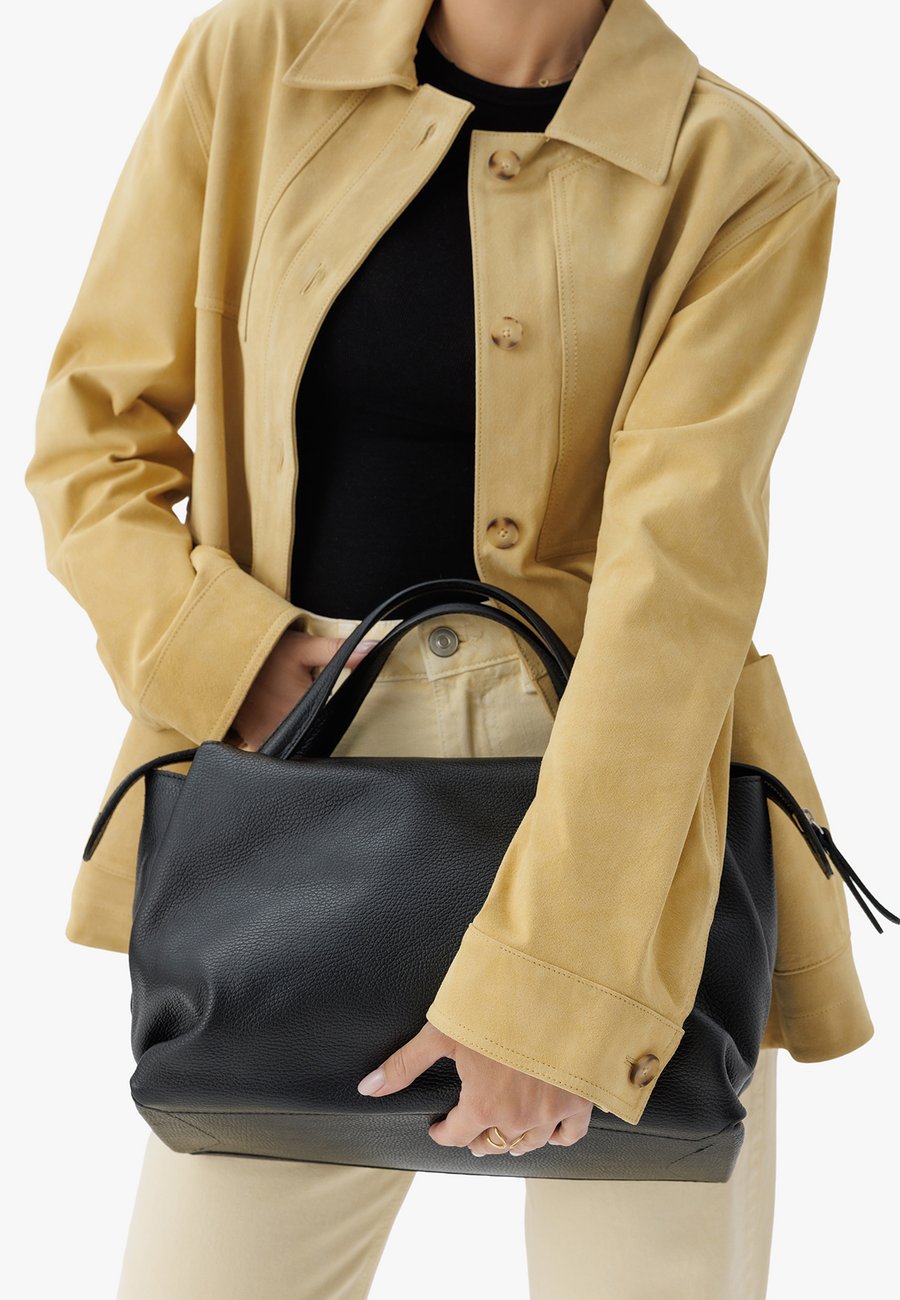 Сумка RYŁKO Handbag, Schwarz/Black
Сумка RYŁKO Handbag, Schwarz/Black