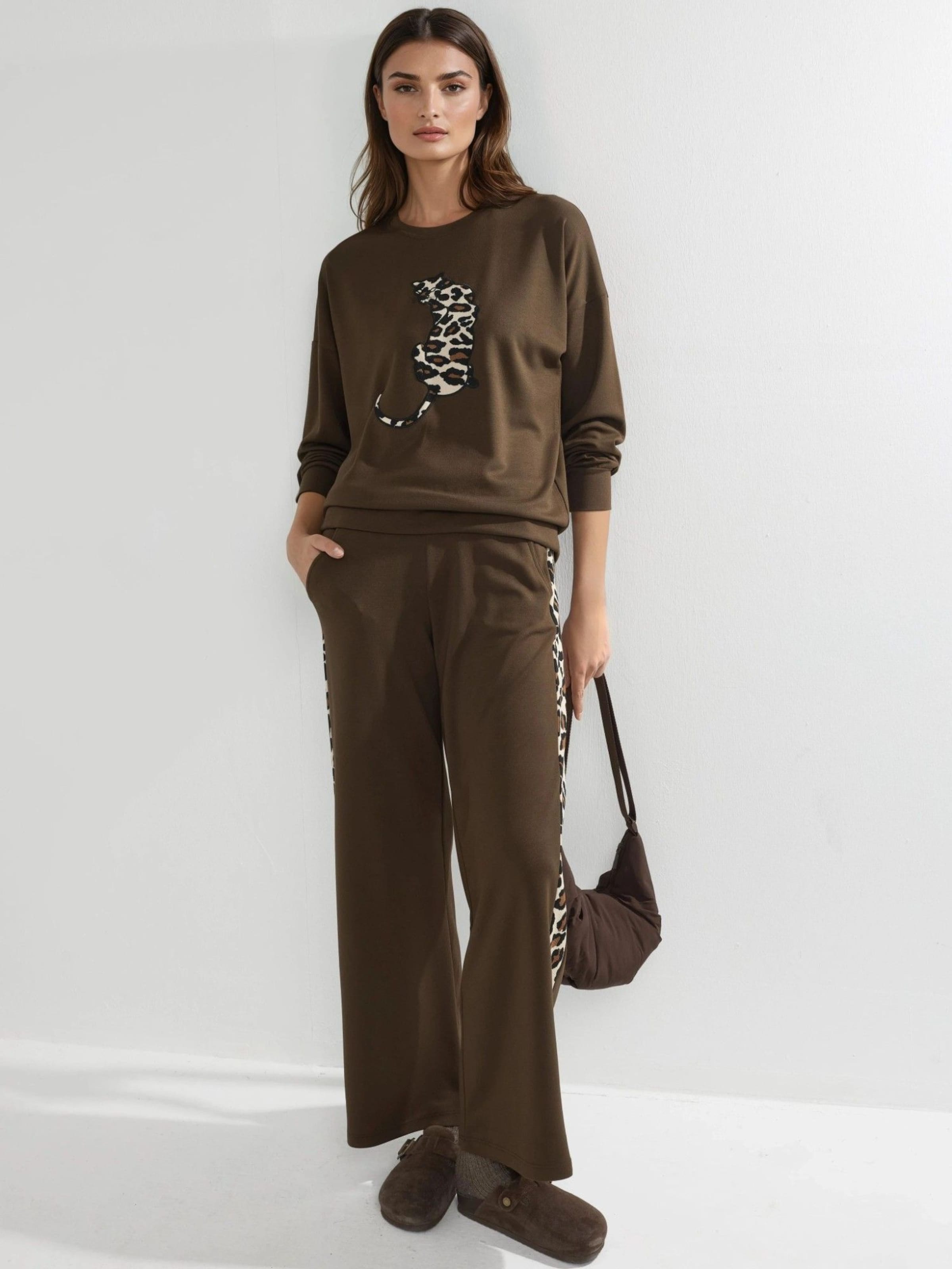 Hiccup Спортивный костюм в цвете коричневый, каштановый коричневый
Hiccup Спортивный костюм в цвете коричневый, каштановый коричневый