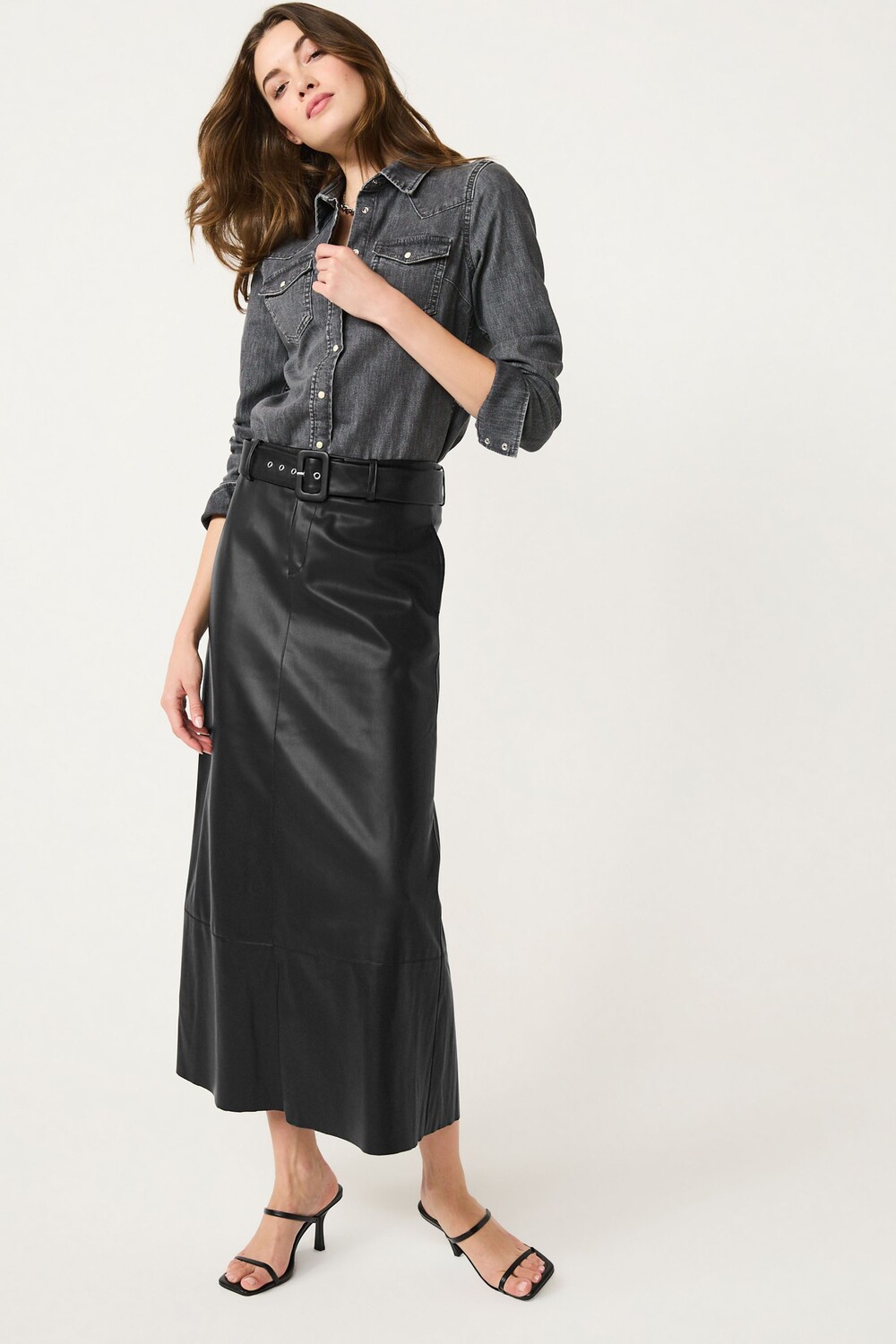 Юбка миди из искусственной кожи с поясом Next, черный 
Юбка миди из искусственной кожи с поясом Next, черный