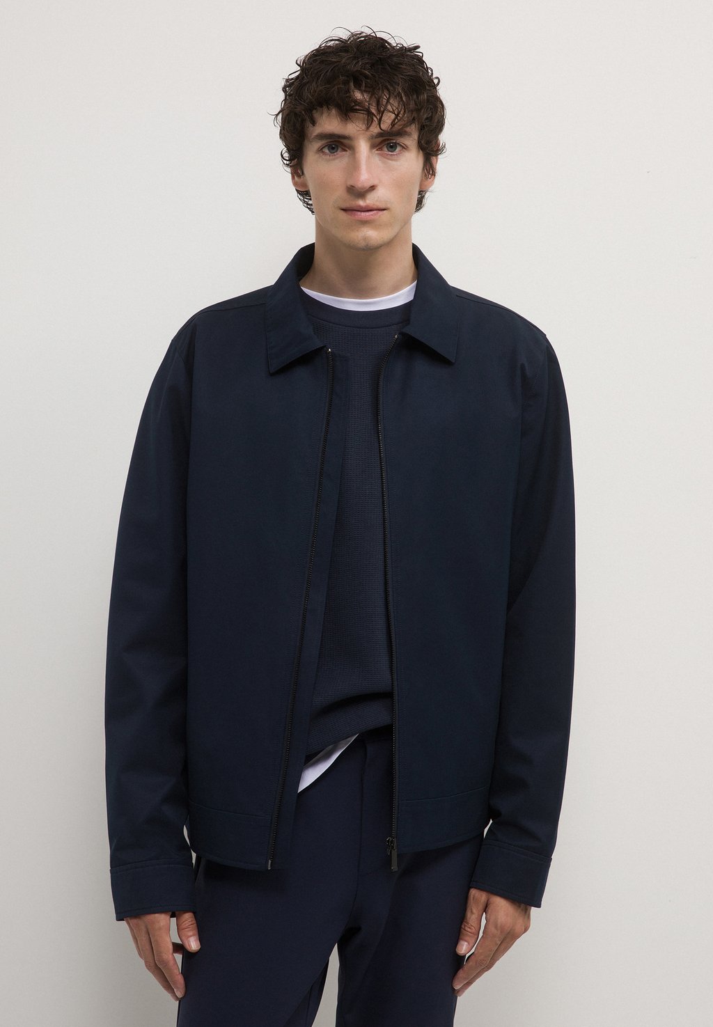 Летняя куртка Calliope, темно-синий
Летняя куртка Calliope, темно-синий