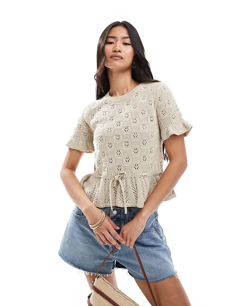 Кардиган Miss Selfridge с короткими рукавами, завязкой на талии и баской кремового цвета 
Кардиган Miss Selfridge с короткими рукавами, завязкой на талии и баской кремового цвета