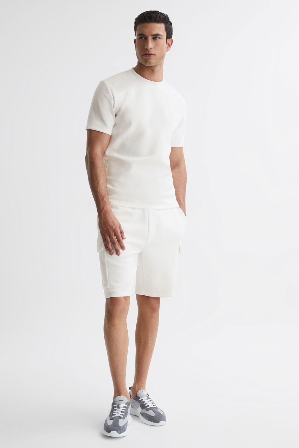 Футболка приталенного кроя Bradley с круглым вырезом Reiss, белый
Футболка приталенного кроя Bradley с круглым вырезом Reiss, белый