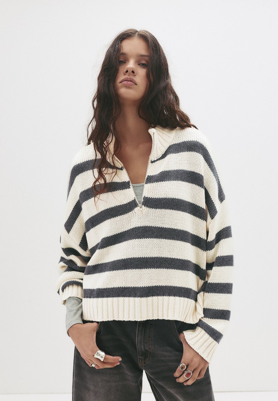 Джемпер PULL&BEAR STRIPED QUARTER, Sand
Джемпер PULL&BEAR STRIPED QUARTER, Sand