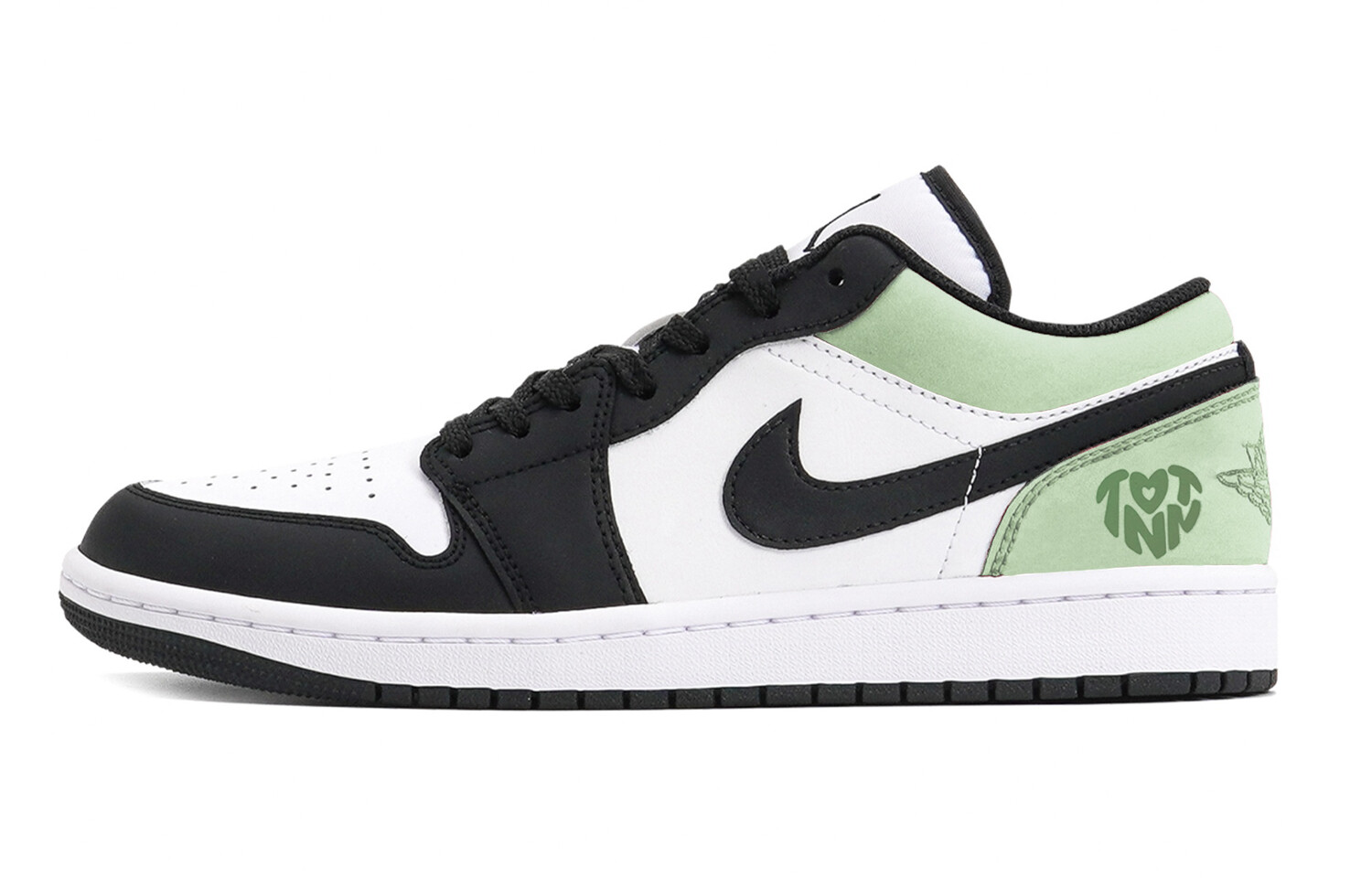 Кроссовки Air Jordan 1 Vintage Basketball Shoes Men Low-top Cloud White / Core Black / Lucid Lemon F23, светло-зеленый
Кроссовки Air Jordan 1 Vintage Basketball Shoes Men Low-top Cloud White / Core Black / Lucid Lemon F23, светло-зеленый