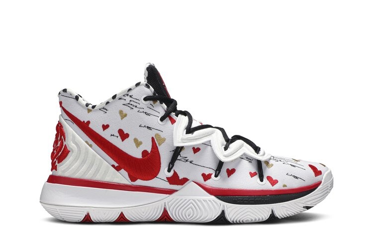 Кроссовки Nike SneakerRoom x Kyrie 5, белый
Кроссовки Nike SneakerRoom x Kyrie 5, белый