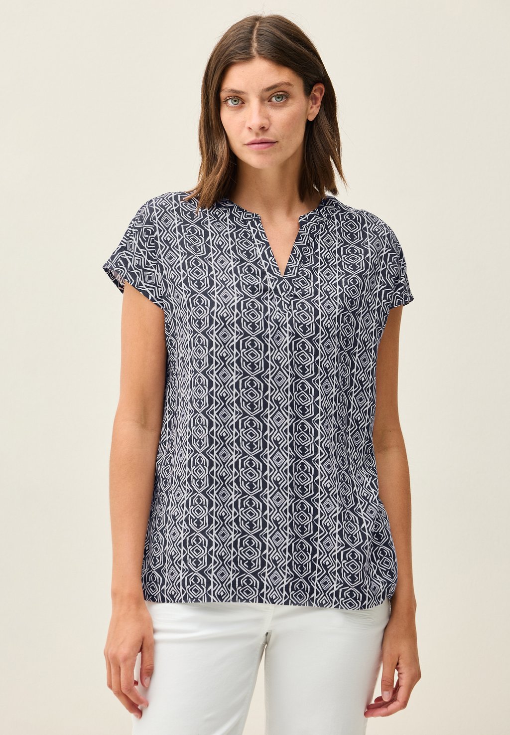 Блуза GEMUSTERTES Cecil, цвет Blau
Блуза GEMUSTERTES Cecil, цвет Blau