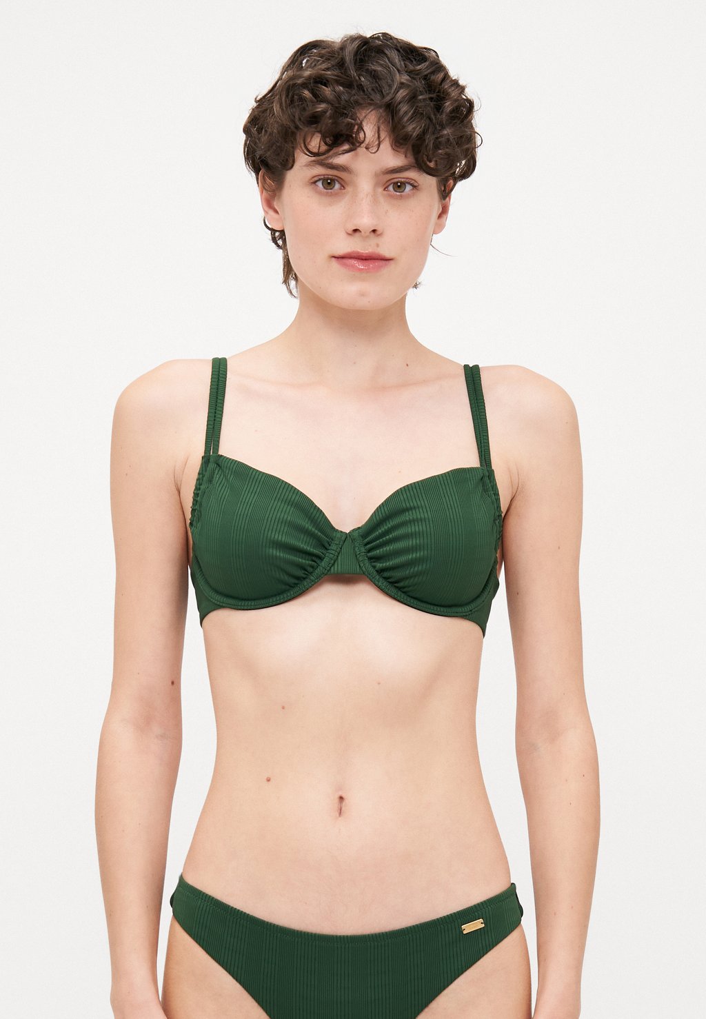 Верх бикини WIRE Copenhagen Studios, темно-зеленый
Верх бикини WIRE Copenhagen Studios, темно-зеленый