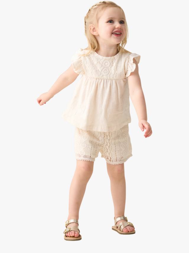 Детский хлопчатобумажный топ крючком и комплект шорт Angel & Rocket, кремовый
Детский хлопчатобумажный топ крючком и комплект шорт Angel & Rocket, кремовый