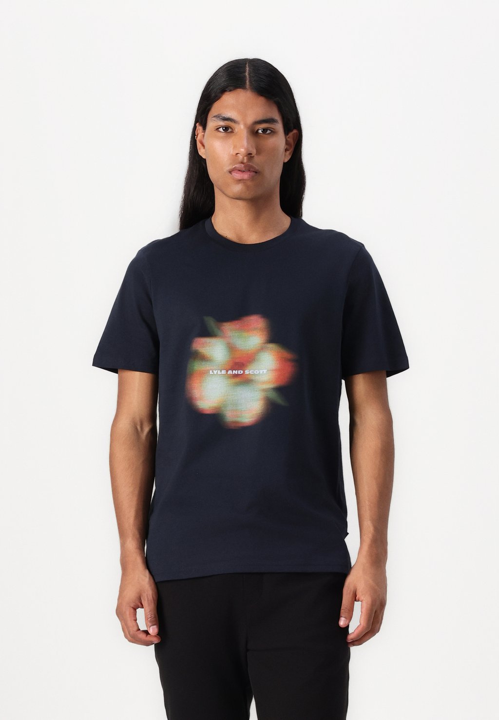 Футболка с принтом MOTION GRAPHIC Lyle & Scott, темно-синий
Футболка с принтом MOTION GRAPHIC Lyle & Scott, темно-синий