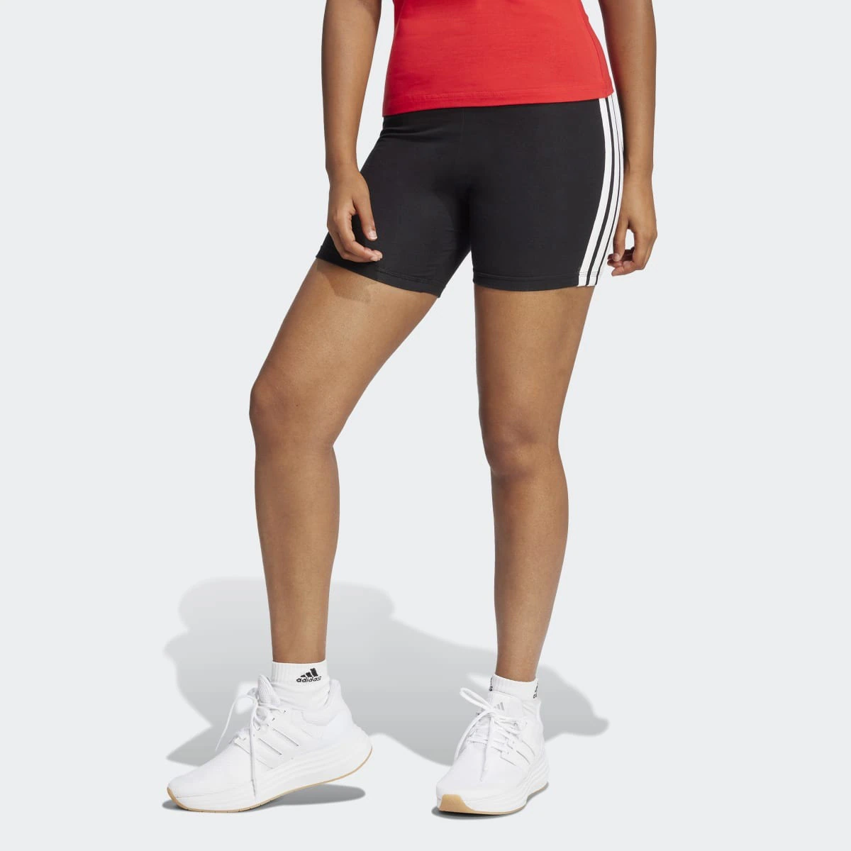 Короткие леггинсы женские байкерские с высокой талией и тремя полосками Adidas Essentials, черный
Короткие леггинсы женские байкерские с высокой талией и тремя полосками Adidas Essentials, черный