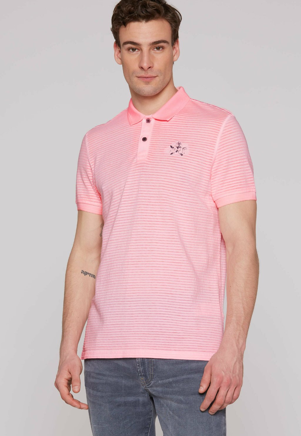 Рубашка поло STRUKTUR STREIFEN UND BACKPRINT Camp David, светло-розовый
Рубашка поло STRUKTUR STREIFEN UND BACKPRINT Camp David, светло-розовый