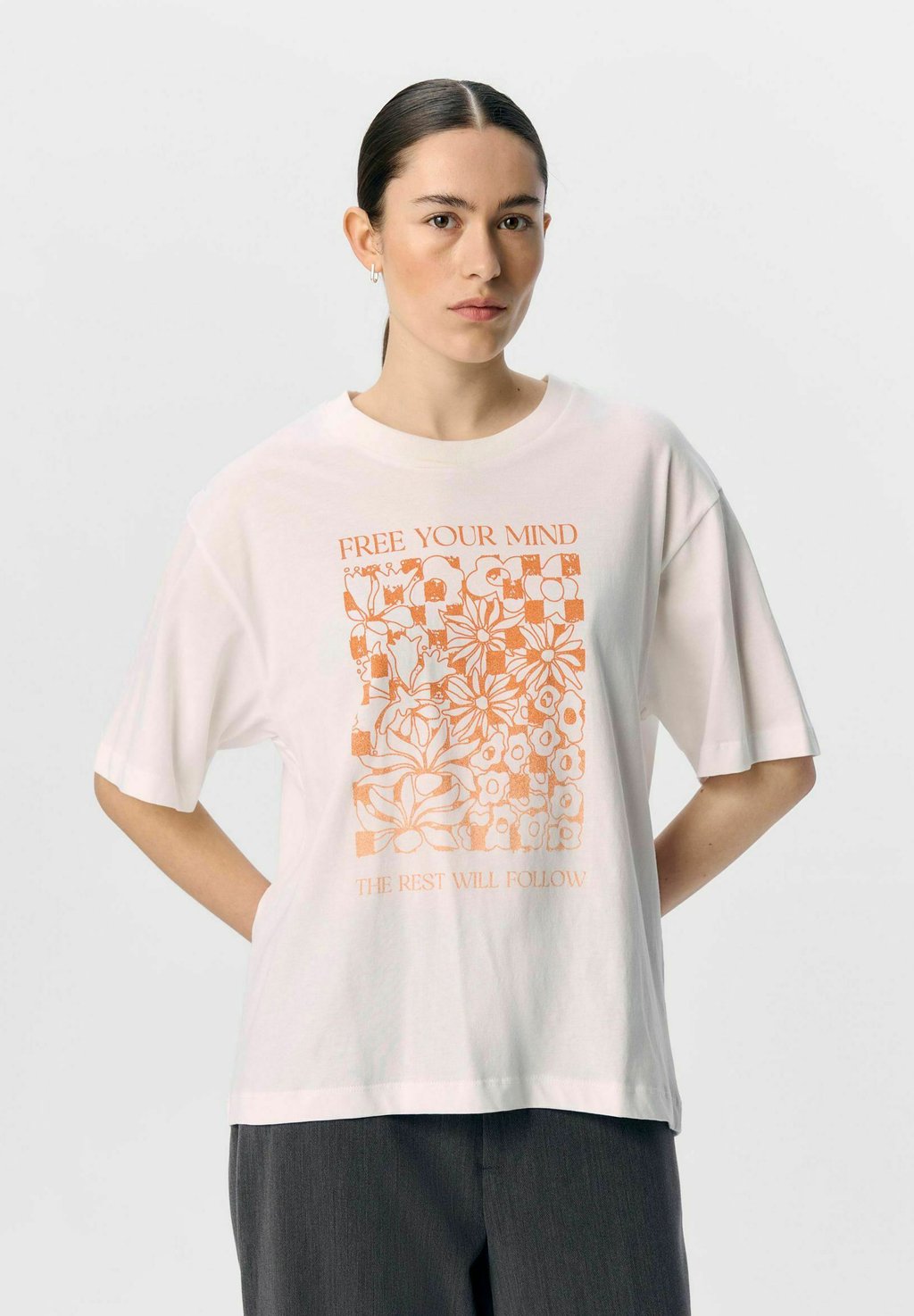 Футболка с принтом Object, кремовый
Футболка с принтом Object, кремовый