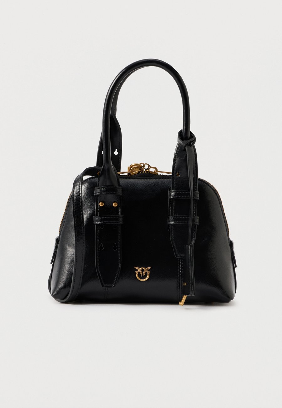 Сумка Pinko BOWLING BAG MINI, Nero/Antique Gold-Coloured/Black
Сумка Pinko BOWLING BAG MINI, Nero/Antique Gold-Coloured/Black